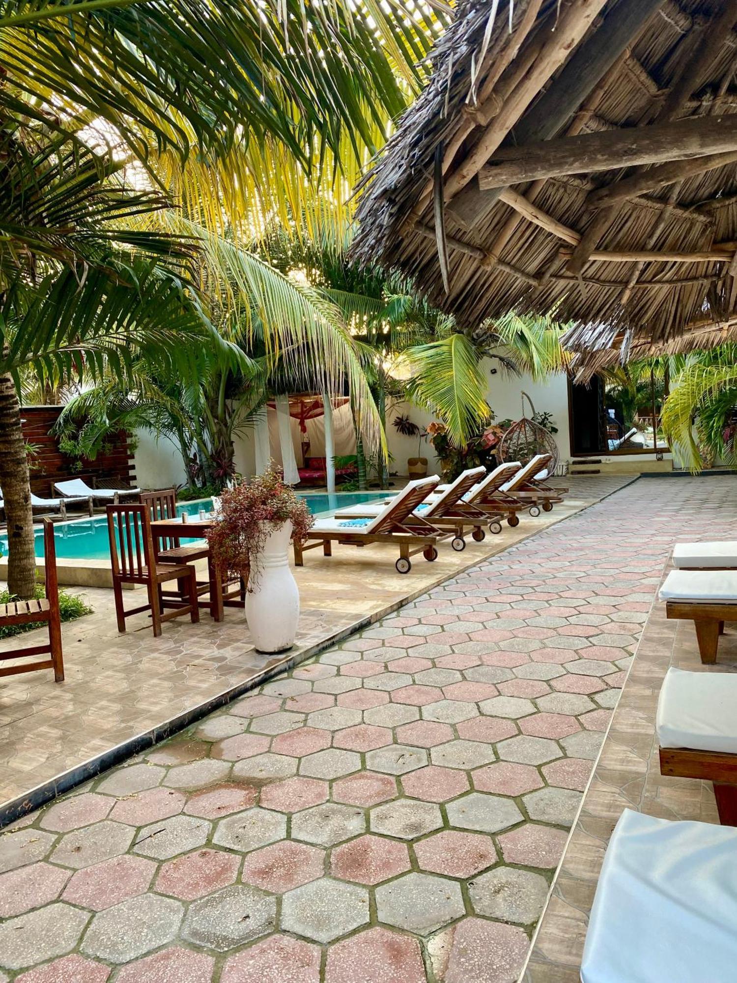 Cezere The Palm Hotel Paje Buitenkant foto