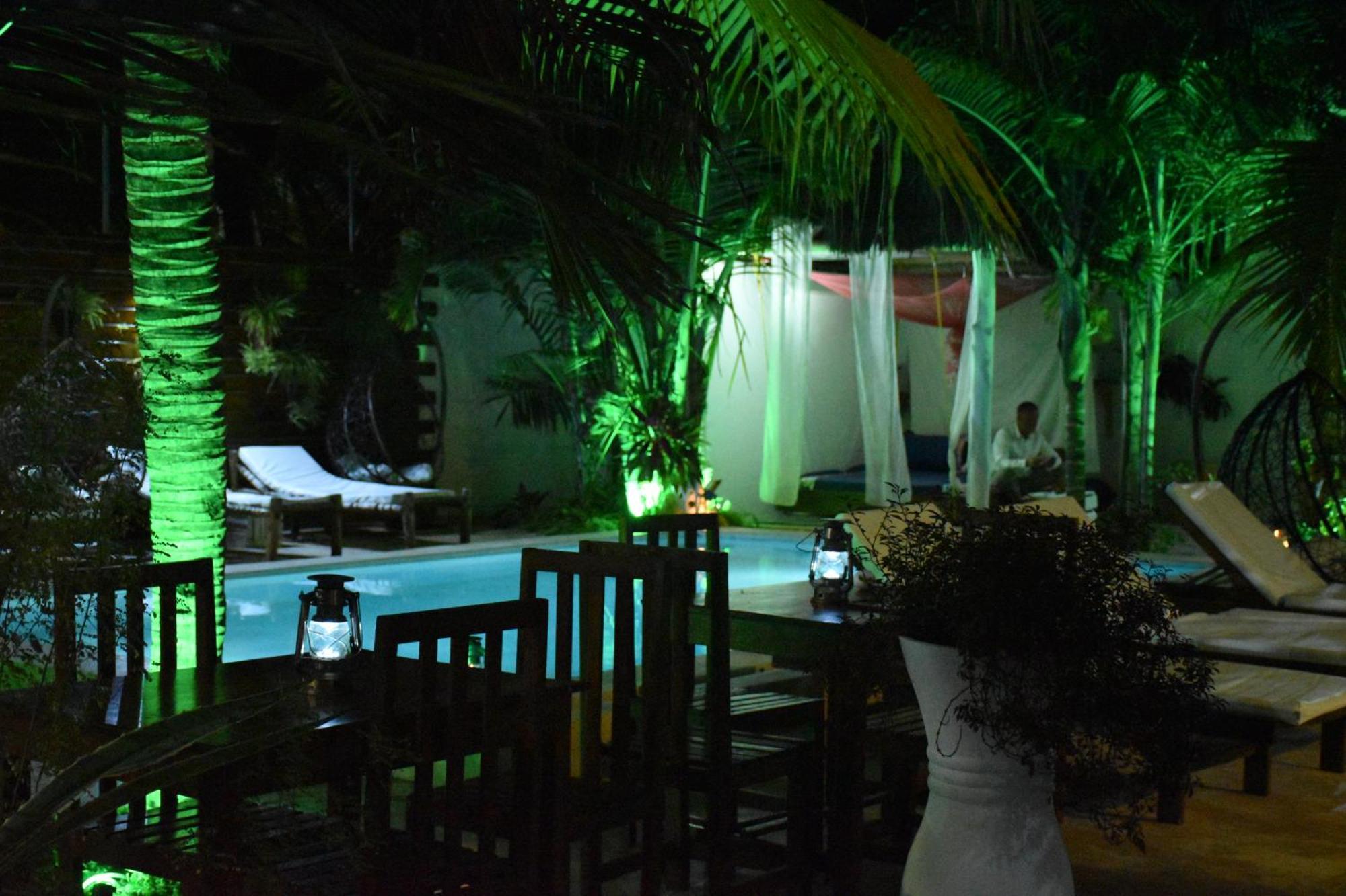 Cezere The Palm Hotel Paje Buitenkant foto