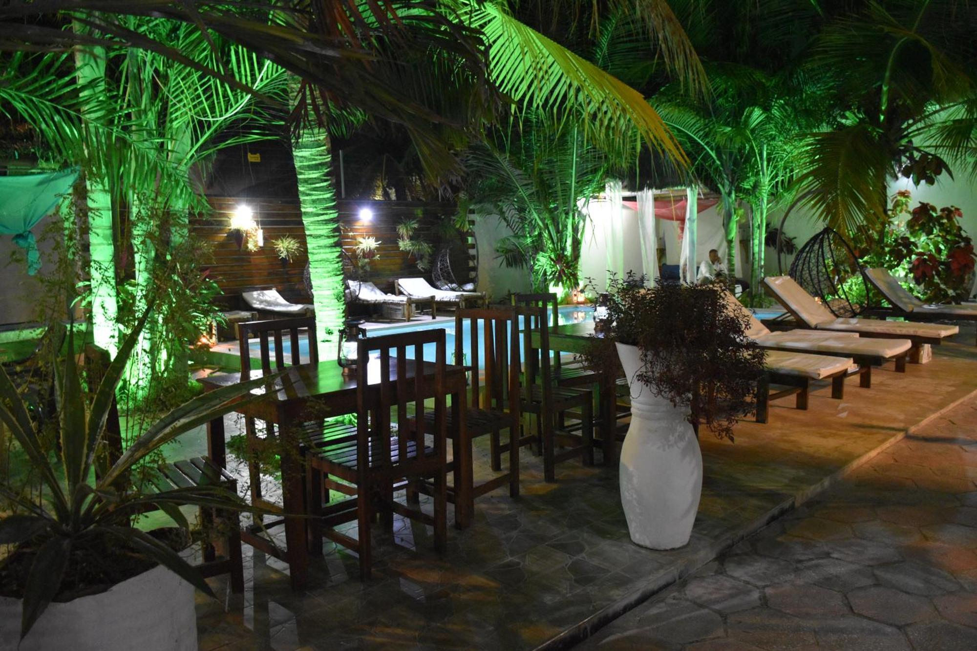 Cezere The Palm Hotel Paje Buitenkant foto